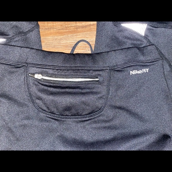 NIKE FIT DRY PANTS/leggings Size Small, Zipper at Ankles, reflective knees - Picture 6 of 7